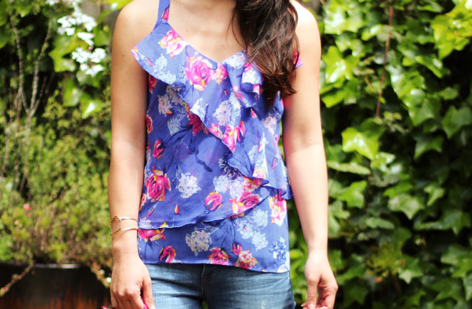I am sharing over 18 floral tops from Stitch Fix and how I styled them. From distressed denim, platform sandals to mini purses, I love dressing up my Stitch Fix tops for spring. Keep reading to see how I styled my Stitch Fix tops for some stylish spring outfits.