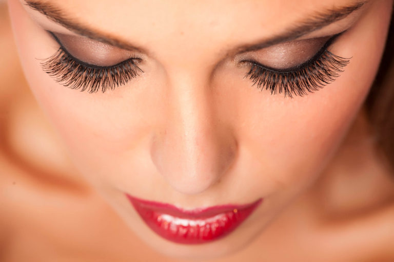 10 Foolproof Ways to Make Your Eyelash Extensions Last Longer