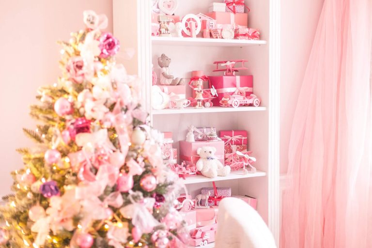 Pink Christmas Decor Ideas for a Pretty Holiday Season