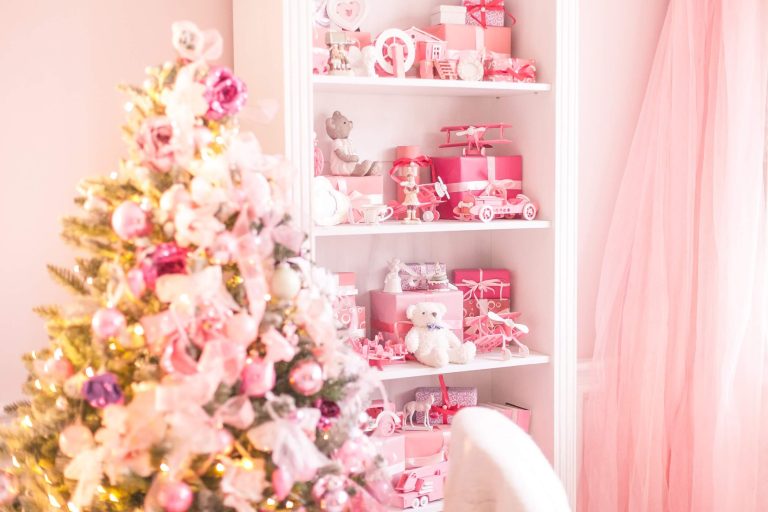 Pink Christmas Decor Ideas