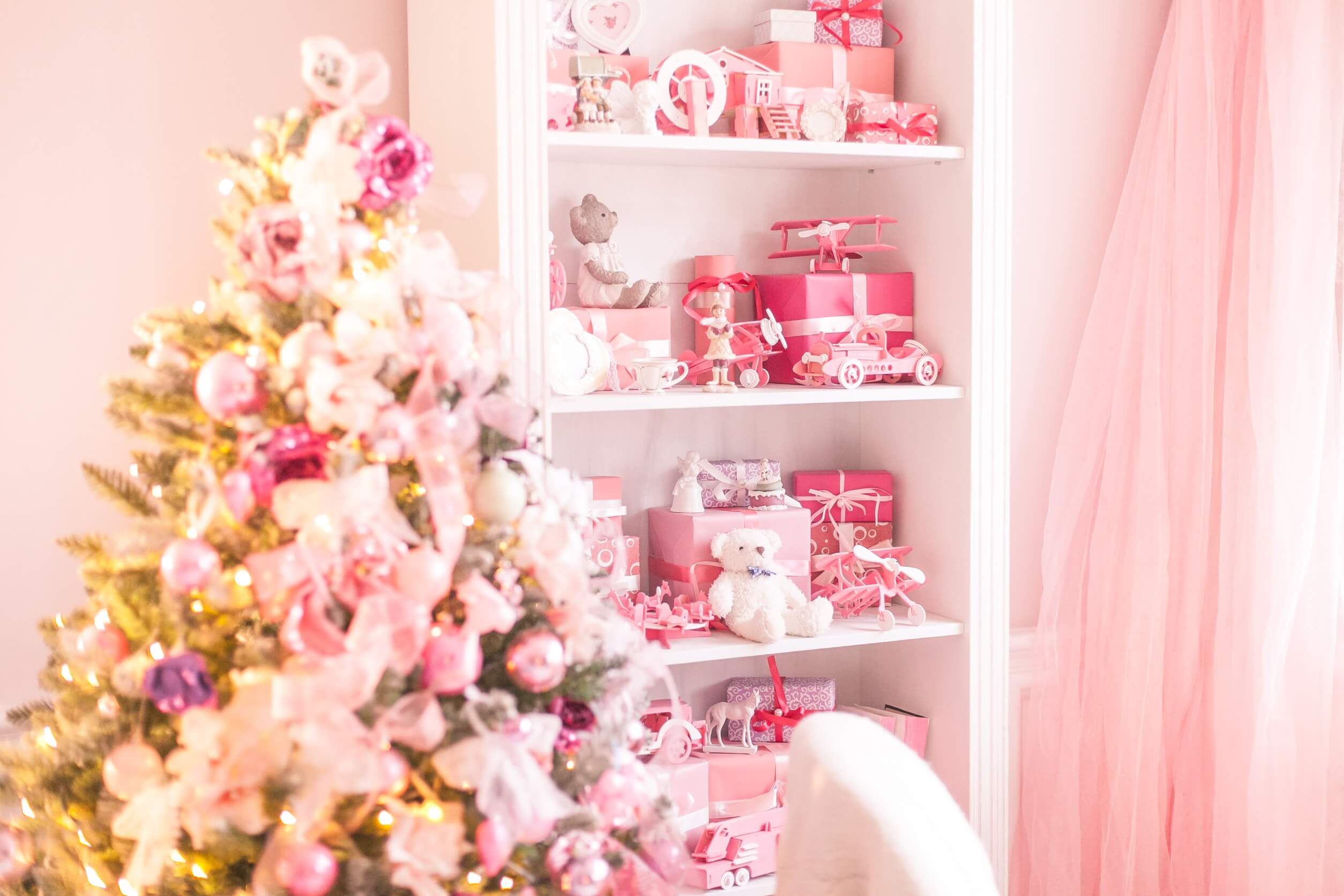 Pink Christmas Decor Ideas